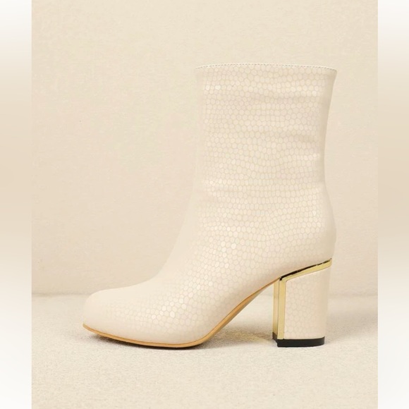 Apricot side zipper white boots with metallic lining cream beige heels - Picture 4 of 7